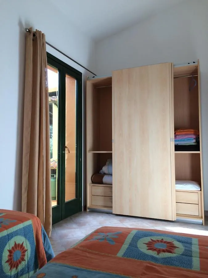 Cottage Su Giudeu Chia